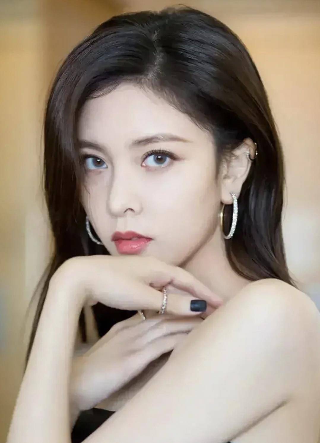 自带凶相的7位女星五官凑在一起不怒自威太吃亏了