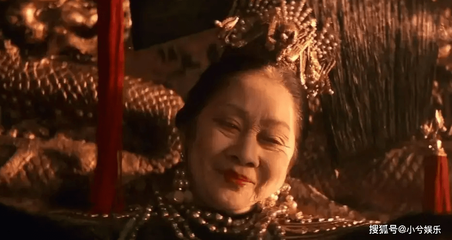 95岁卢燕现身温哥华拍戏,身体显硬朗,曾在《末代皇帝》中演慈禧_电影_华人_国际