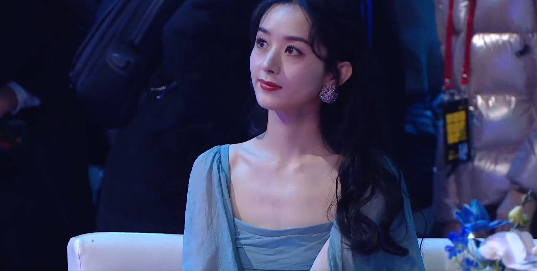 赵丽颖星光大赏获奖看到镜头下的杨幂她们关系就明白了