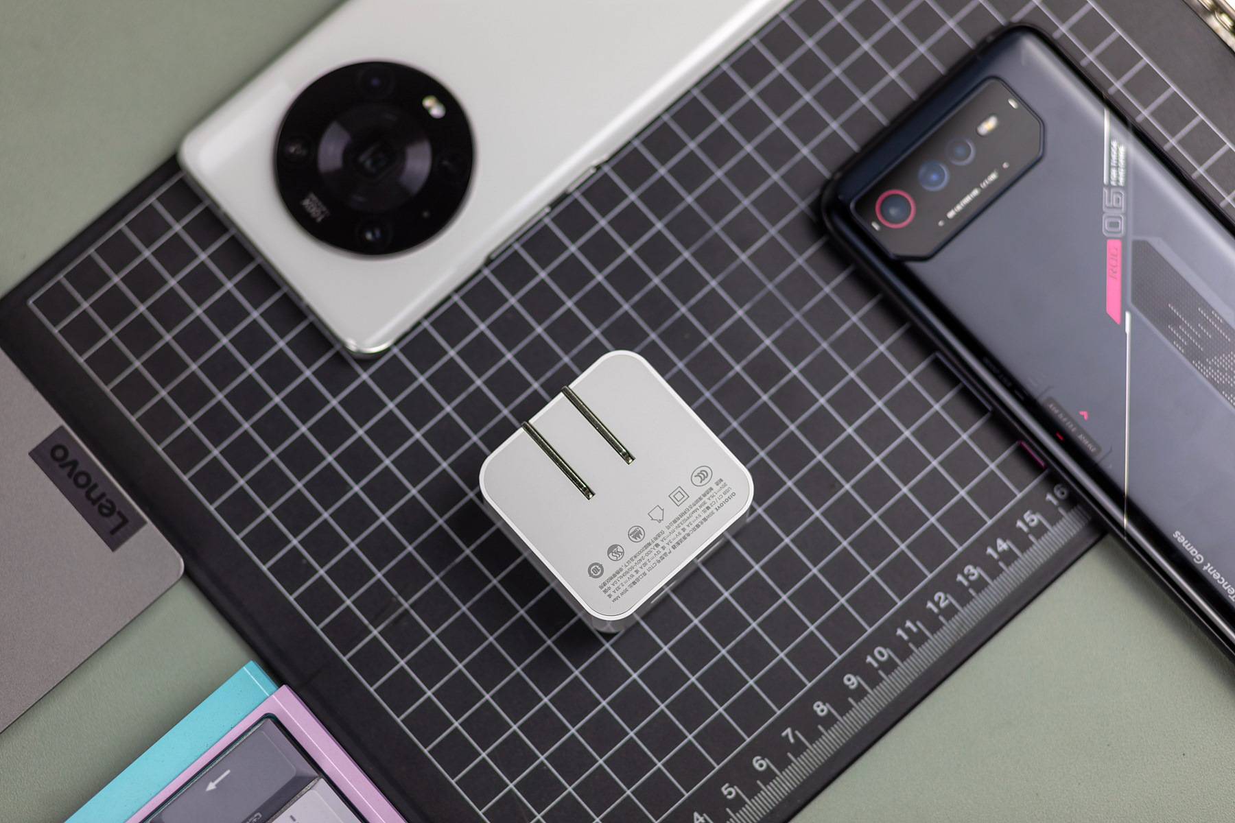 素乐35W氮化镓双C充电器,轻量化设计,又一款苹果平替好产品