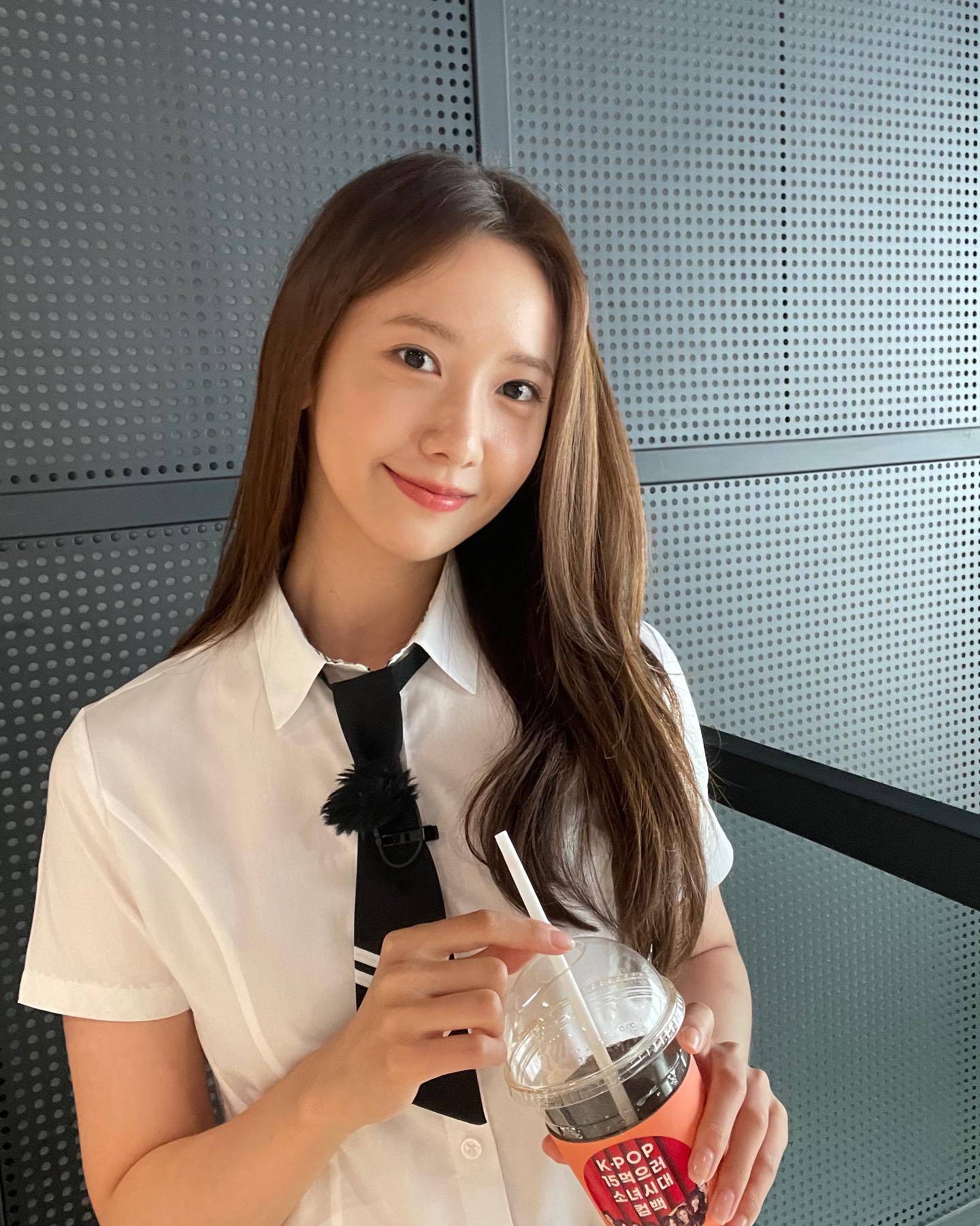 林允儿,徐贤穿学生装引热议,韩网友:太漂亮了!_女神_校园_穿着