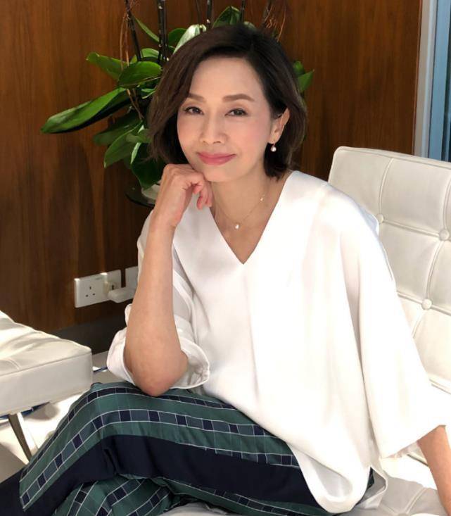 张国荣唯一承认的女友, 年轻美颜完胜关之琳, 今60多岁仍不见老!