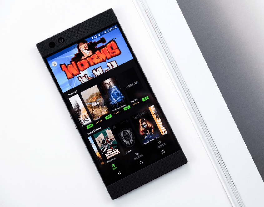 作为一款游戏手机,razer phone的硬件配置在当时一骑绝尘,骁龙835 lp