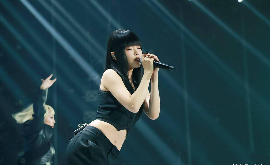 原创歌手穿搭亮点多袁娅维穿了芭比粉张韶涵超惊艳