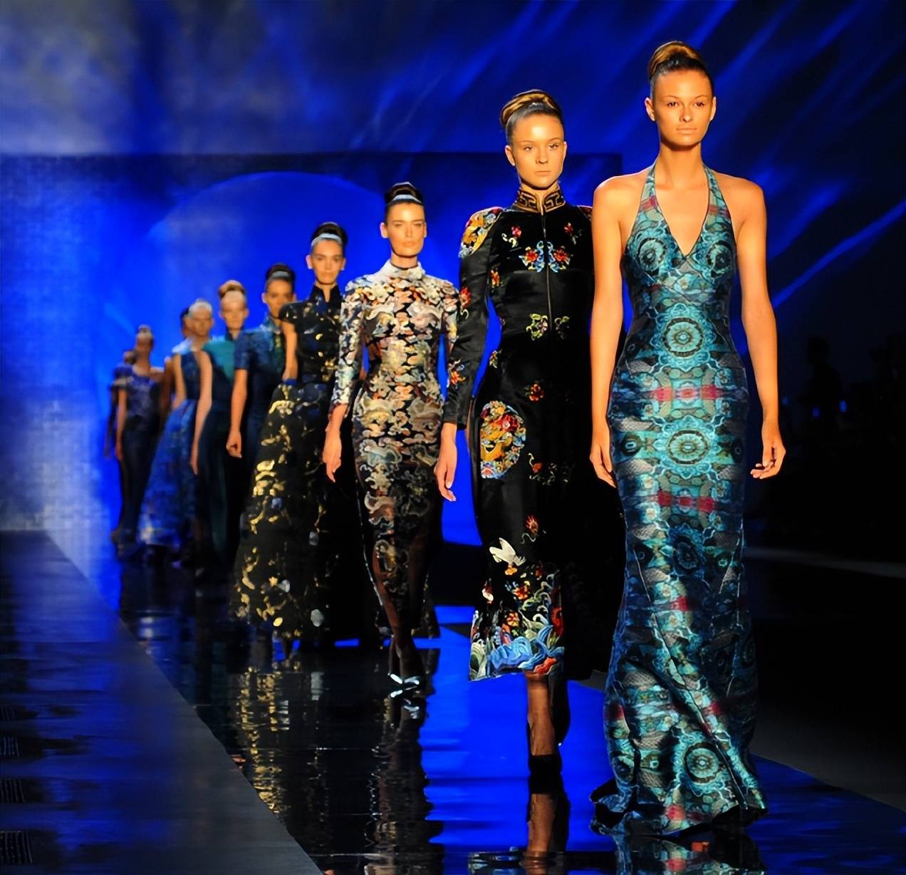 让南京云锦成为"接地气"的高端"国货"_吴颖_劳伦斯·_改良