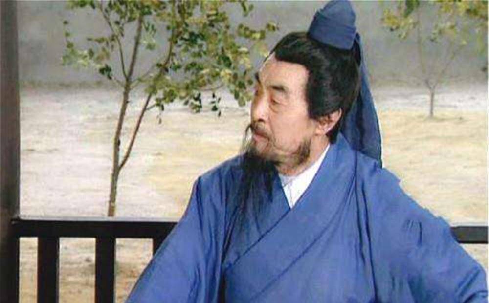 司马徽向刘备推荐卧龙凤雏,为何对侄子司马懿只字未提