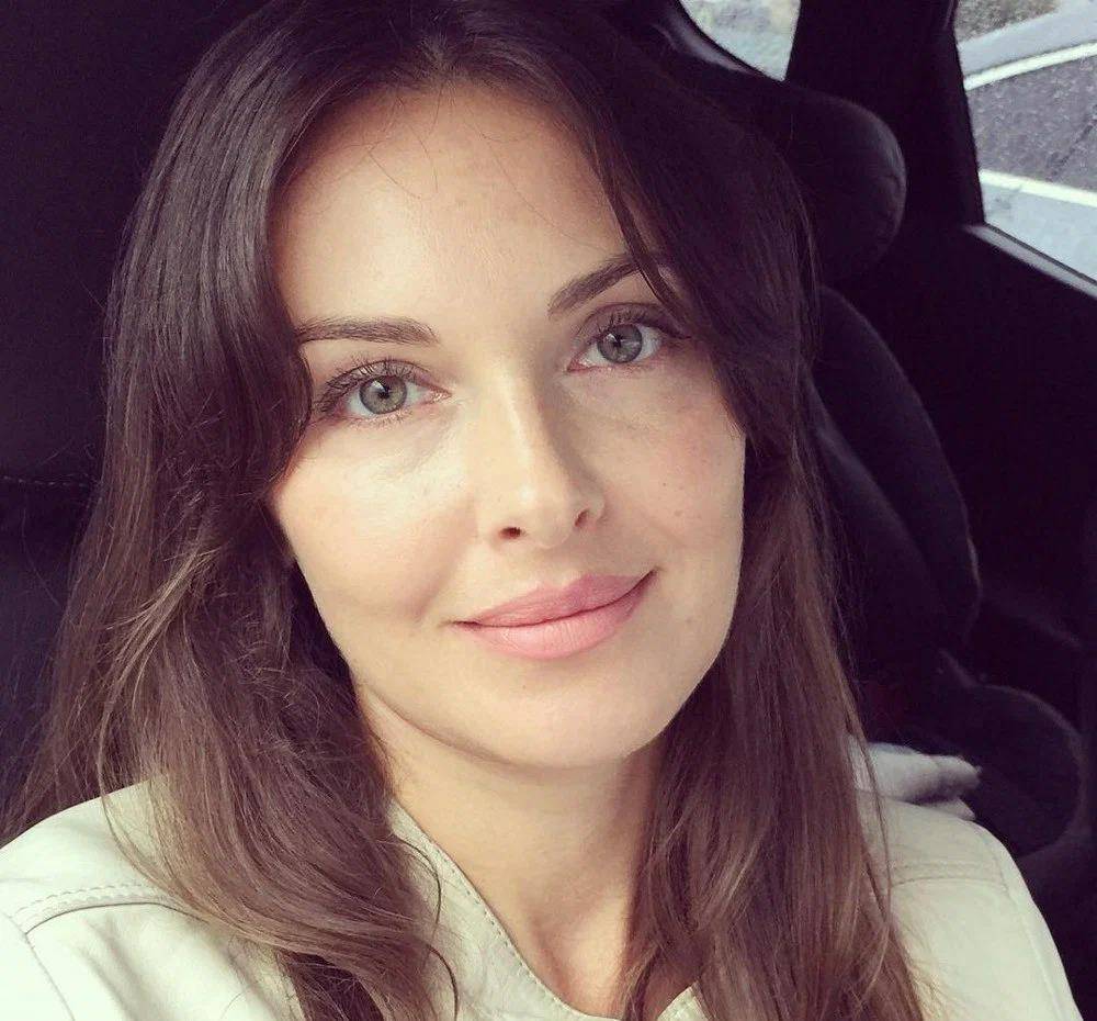 奥尔加·法迪耶娃雅娜·苏普拉诺维奇亚娜·苏普拉诺维奇这可能更像是