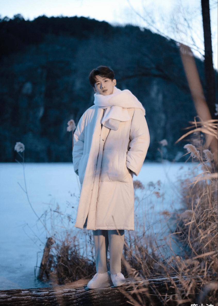 白敬亭演硬朗特警毫不违和,穿衣显瘦脱衣有肉,真是行走的荷尔蒙_外套