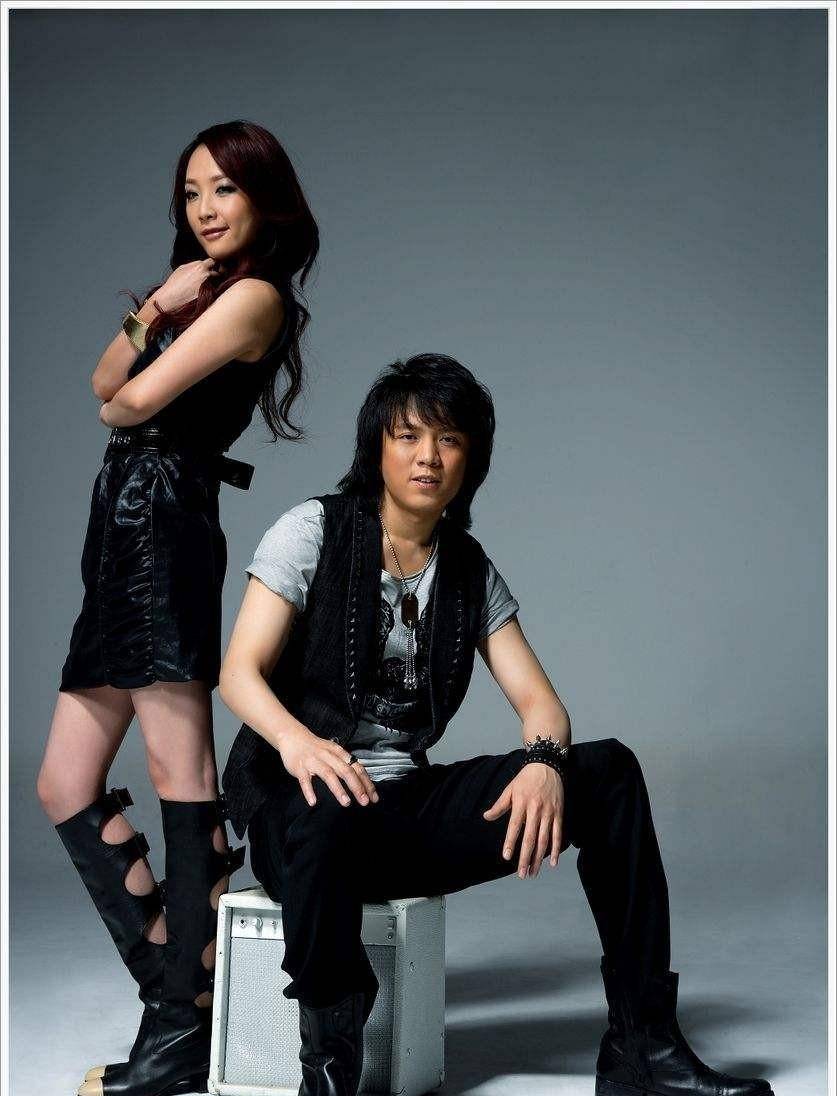 看看这对男女组合是怎么回事_凤凰传奇_九月_奇迹