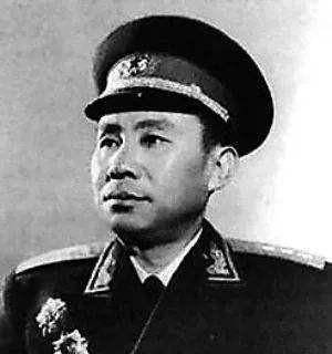 “旅长”彭雪枫任师长的新四军第四师，辖三个主力旅，首任旅长都是谁？