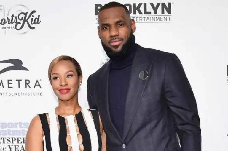 独家爆料球星场外生活及更衣室真实故事