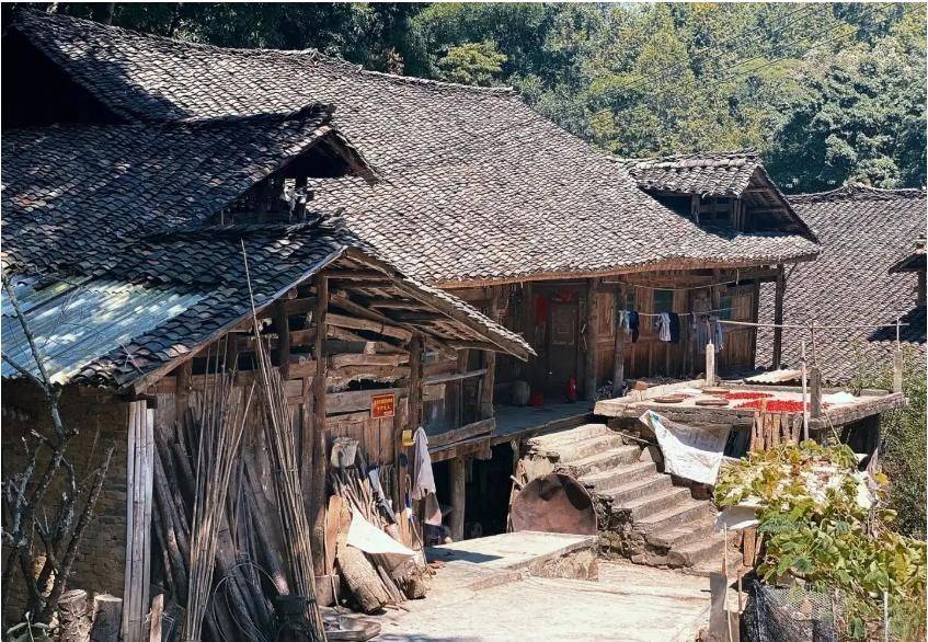 兴义低调的百年古寨,石板路吊脚楼古朴古香,充满烟火气却游客少