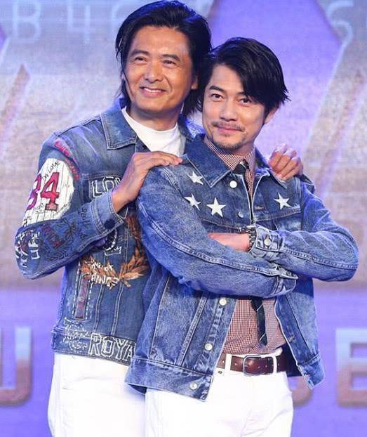 周润发同框郭富城,穿牛仔"情侣装"意气风发,网友:社会大哥大_影片