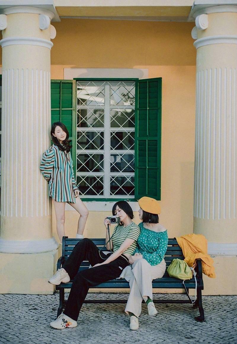 陈赫前妻晒近照,脖子上现爱的纹身,与外国男友交往6年忙着旅游_许婧