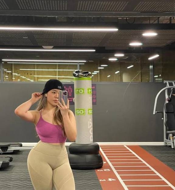 英国健身小网红,翘臀,长腿,马甲线再次告诉我们:瘦真不是美_动作_时候