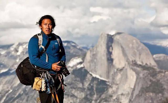 在2015年,金国威就拍摄了纪录片《攀登梅鲁峰》,无论在素材使用还是