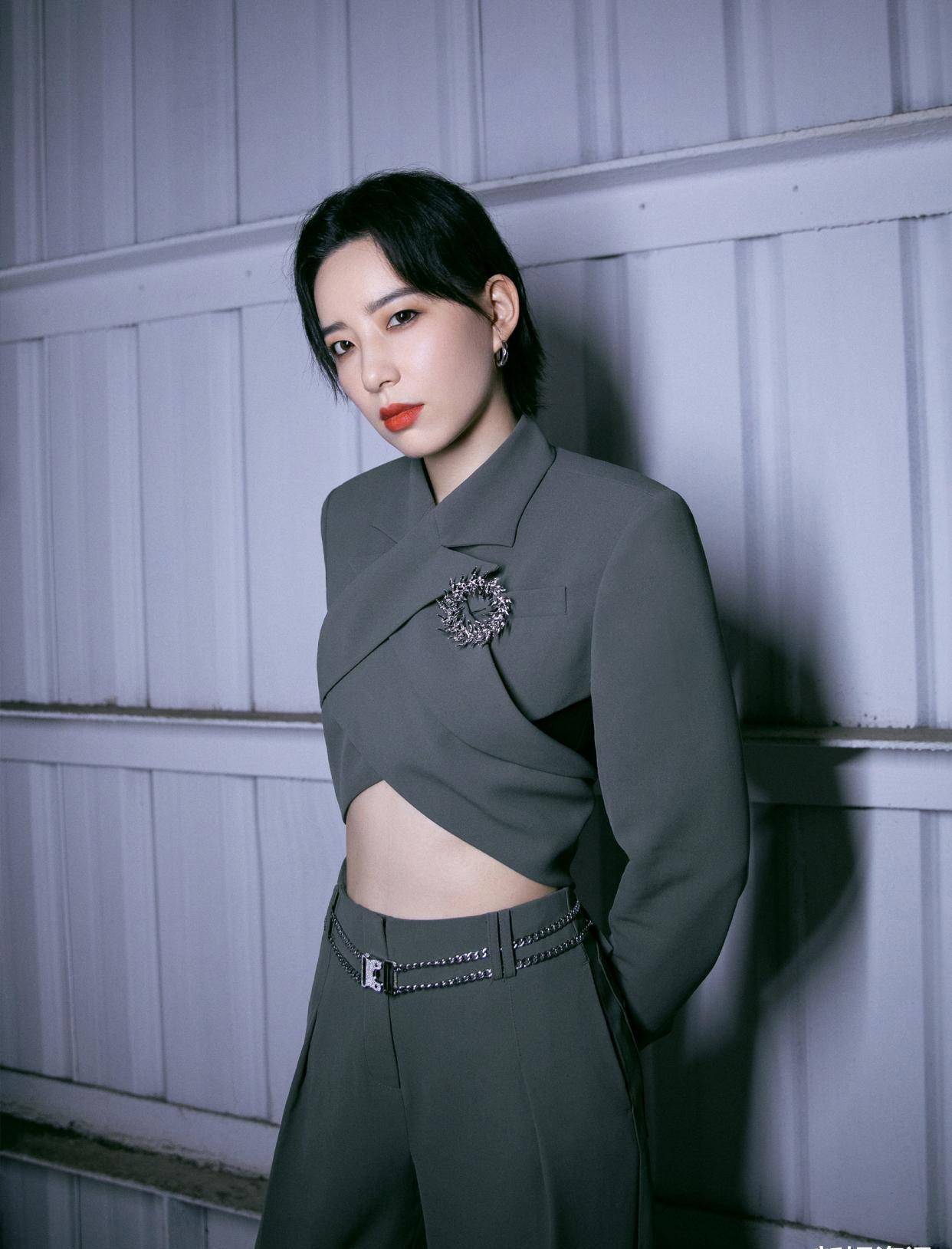 李斯丹妮分享过往趣事,岳云鹏从中调侃,招来不必要麻烦_节目_因为