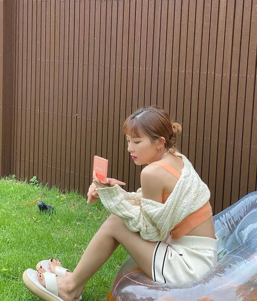 韩国女星姜涩琪 单眼皮女生也可以很美
