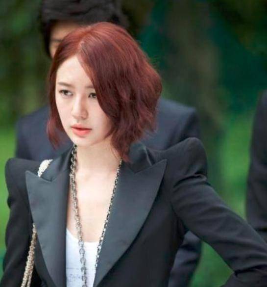 如今在国外人人厌弃的尹恩惠,曾经是有多红_因为_金钟国_电视剧