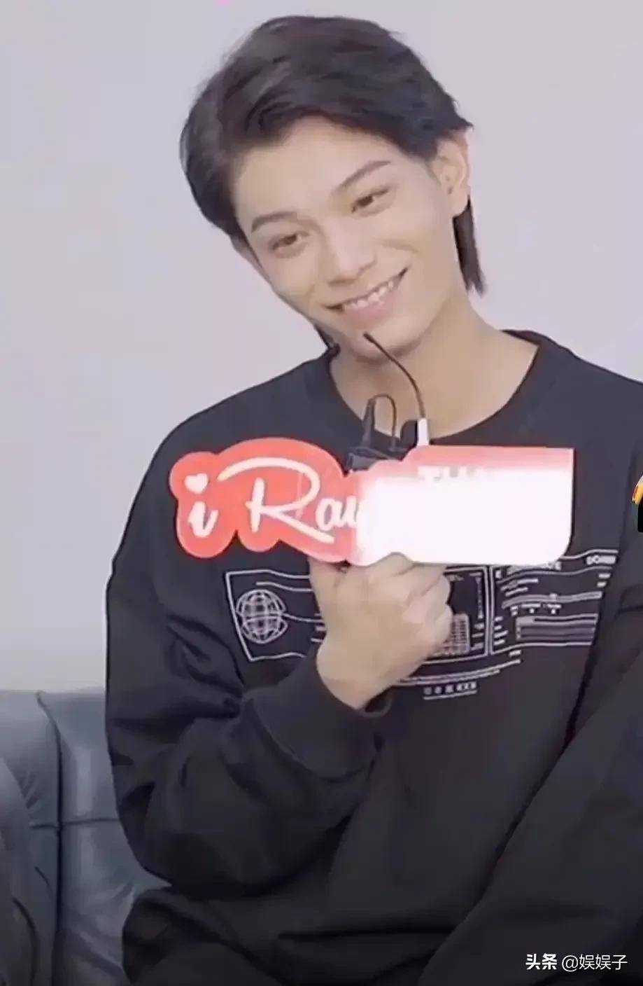 丁禹兮很丑吗?与虞书欣合作新剧《月光变奏曲》,看剧照蛮帅气!