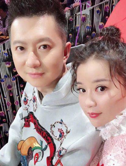 耿晨晨原本是学音乐的,他打算以后要么做一名歌唱家,要么做一名声乐