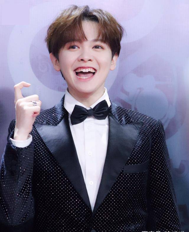 尤长靖发新歌庆圣诞,封面细节让人感动:原来这首歌也唱给他们?