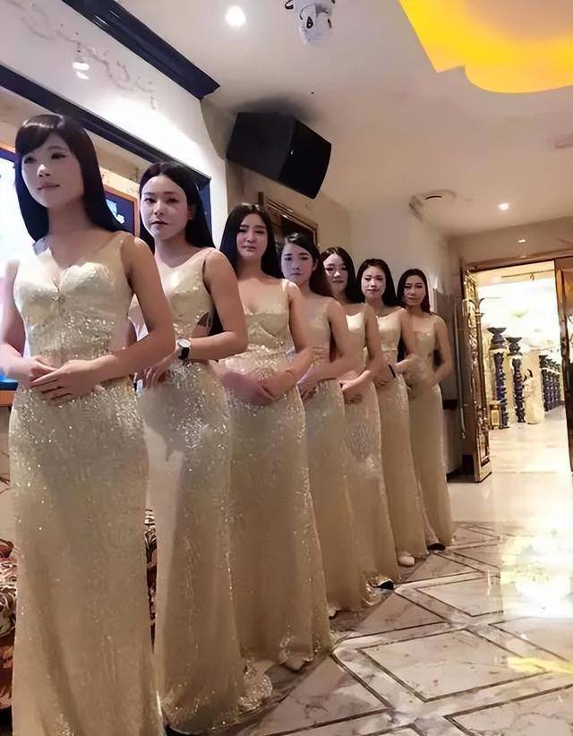 朋友ktv暗中支付费用,男子带公主住酒店,被抓后构成违法吗?