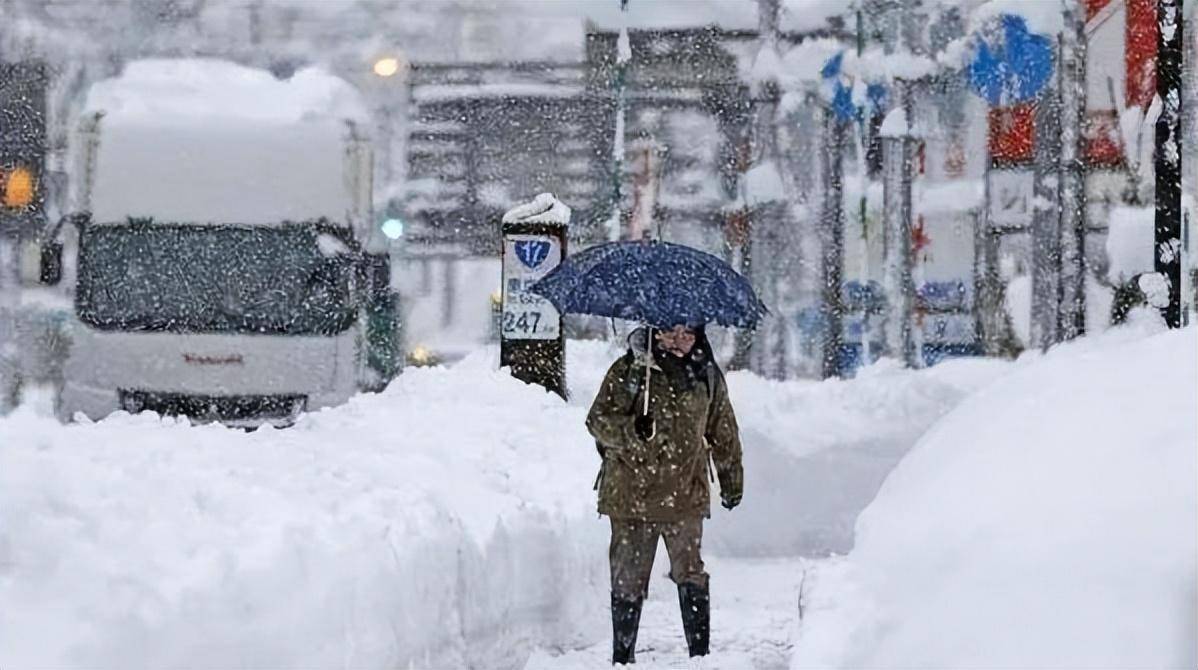 日本多地连降大雪，局地积雪超1.6米！已致14死80余伤