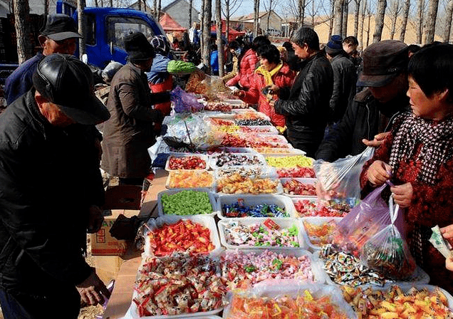 过了腊八就是年,新年临近有一种过年叫逛大集买年货,你赶集了吗_东北