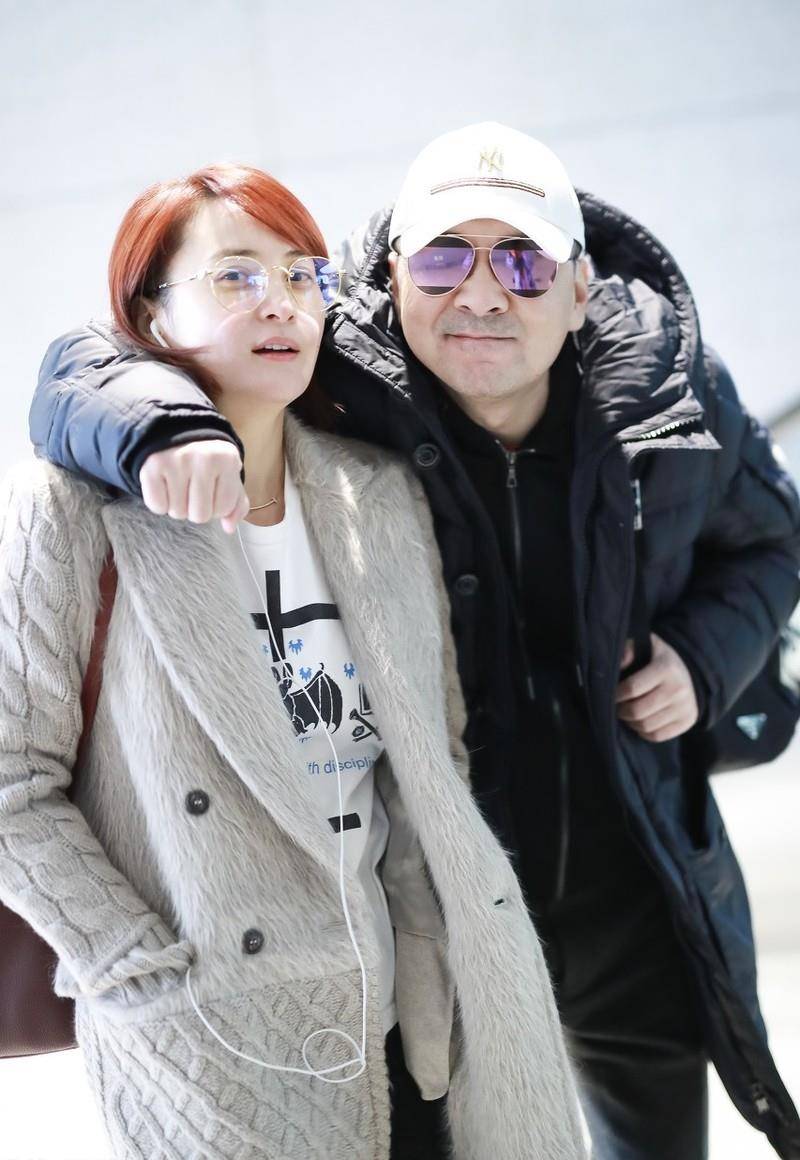 陈建斌爱情:身陷三角恋的他,为何爱到最后娶了看不上的人_呼小静