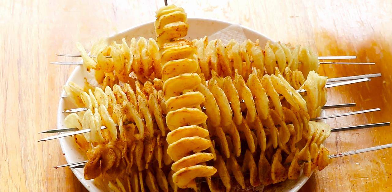 外面10块钱的旋风土豆,自己在家就能做,成本不到1块钱_辣椒粉_时间