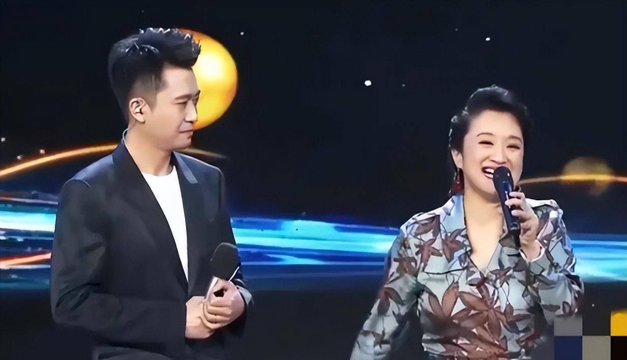 演员杨昆:和丈夫相恋多年感情如初,别墅被拍卖,61岁无儿无女_角色