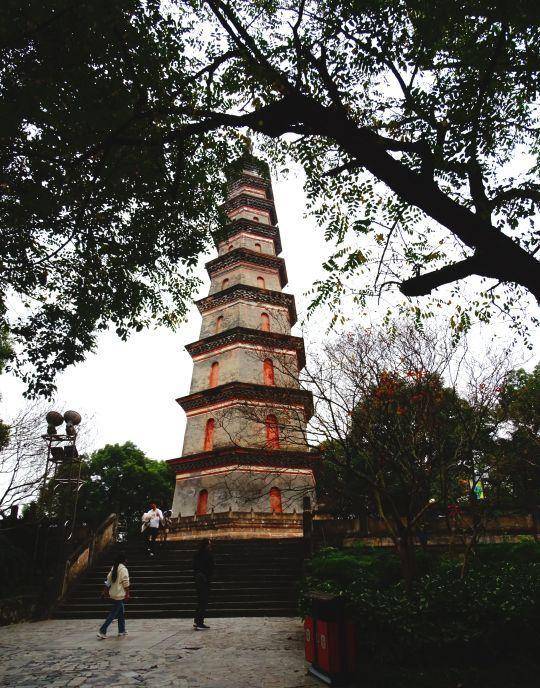 蓦然回首的惊喜(游绵阳南山公园)_什么_烈士_古塔