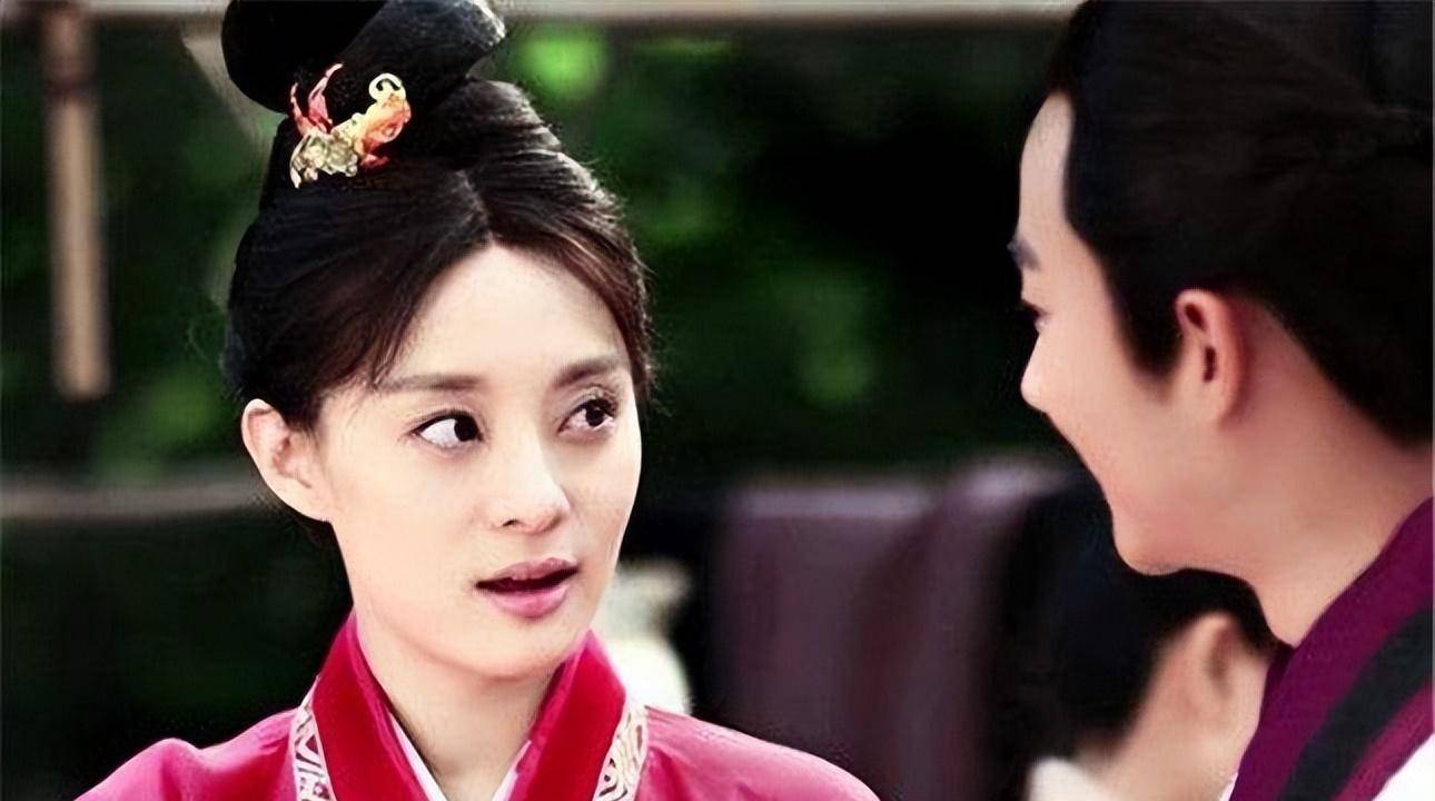 黄歇听后觉得李园兄妹二人的话十分有理,于是便寻找良机,将孕妻送给了