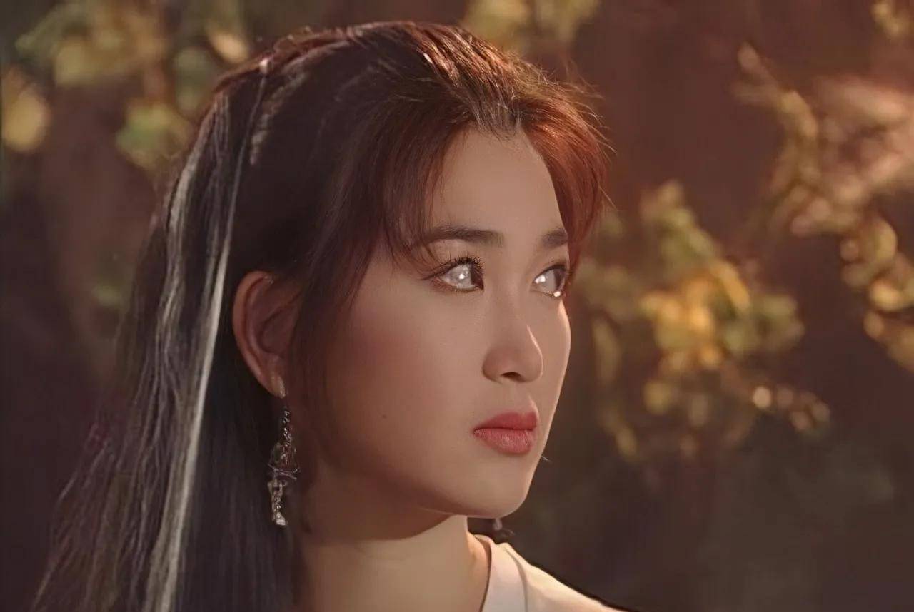 梁小冰:曾经的阿轲女神,如今六万一场商演,是什么水平?