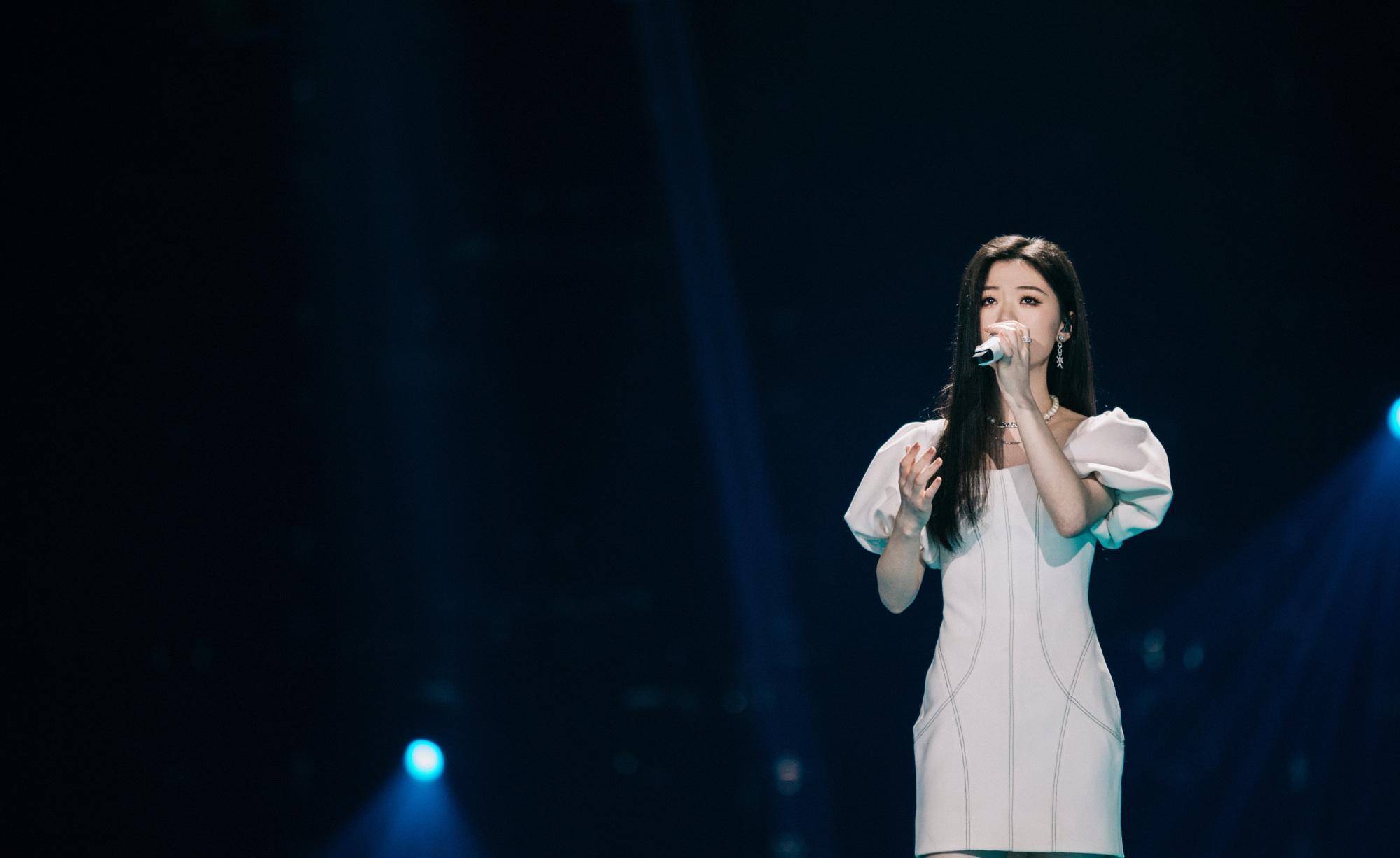 《为歌而赞》意外多,单依纯被百赞团说哭,袁娅维小细节暴露人品_节目