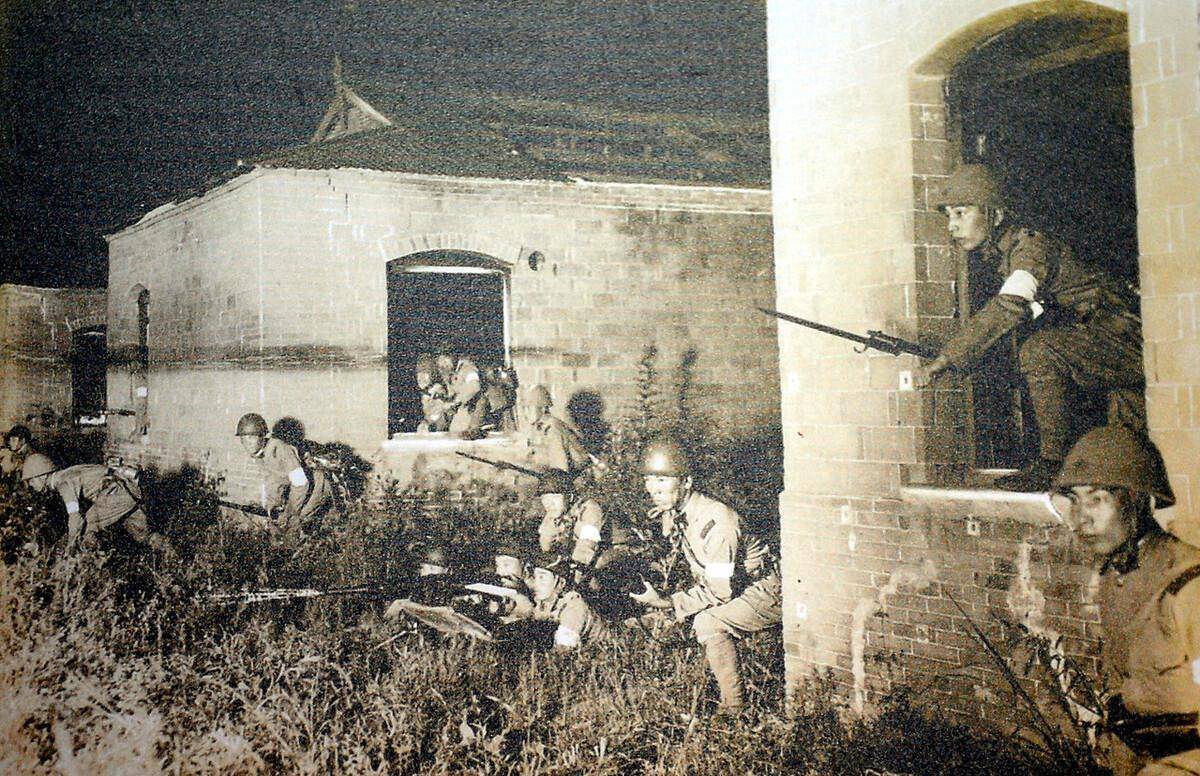 抗战名将张自忠殉国后,他参加敢死队抢回遗体,一生最