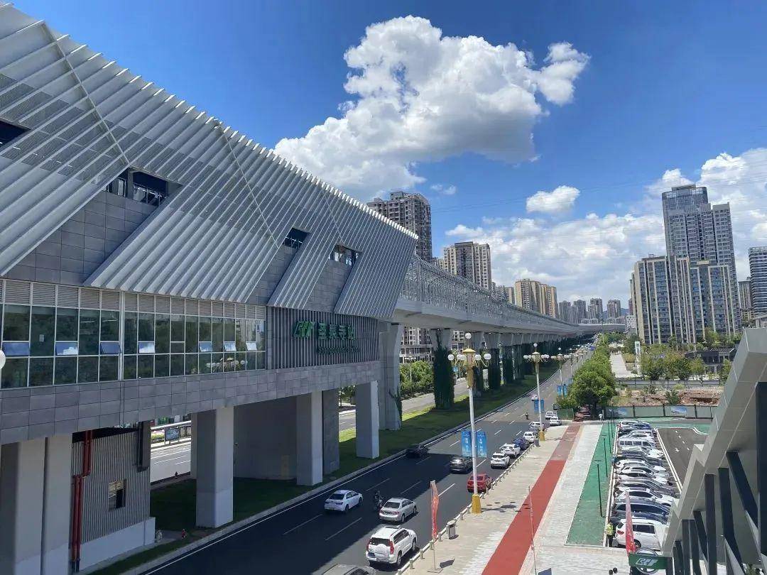 拥揽一线江景 融创晓风澜庭热领江津_生活_滨江公园_户型