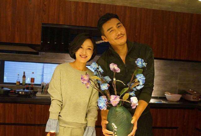 胡兵赵子琪官宣领证?