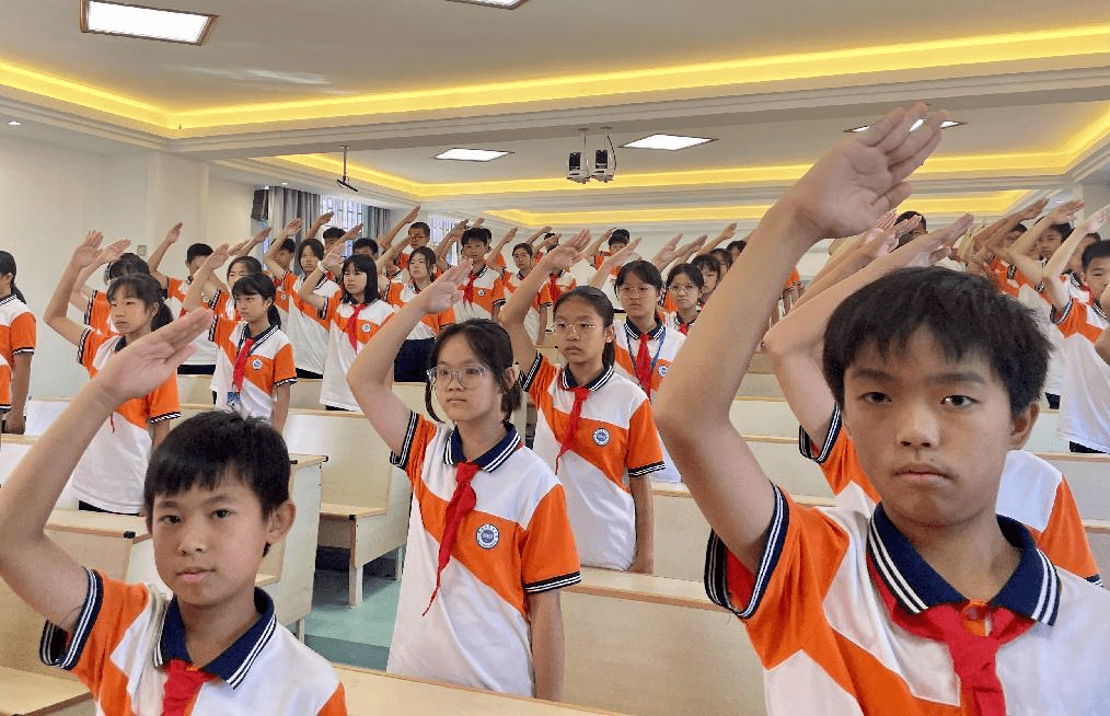 丰顺县东留中学少先队荣获"2022年丰顺县红旗大队"称号_工作_少先队员