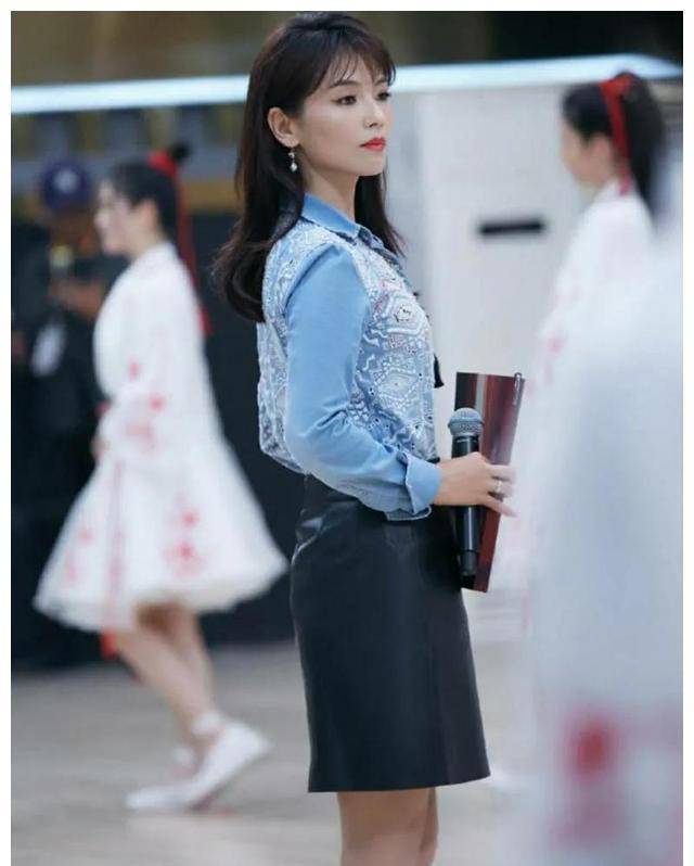 43岁刘涛身材管理绝了,穿短裙露美腿,粉丝:也太美了吧_谣言_明星_节目
