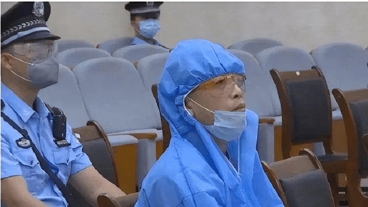 昌江黑老大黄鸿发:称霸20多年,最终出动警力1210余