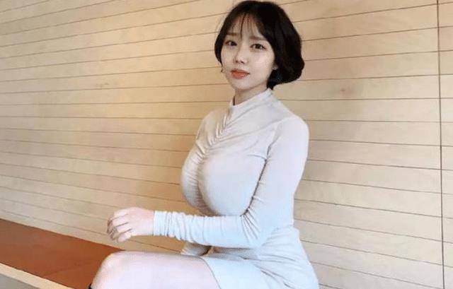 40岁辣妈身材不输女儿,高颜值大长腿,爱运动的女人魅力十足_动作