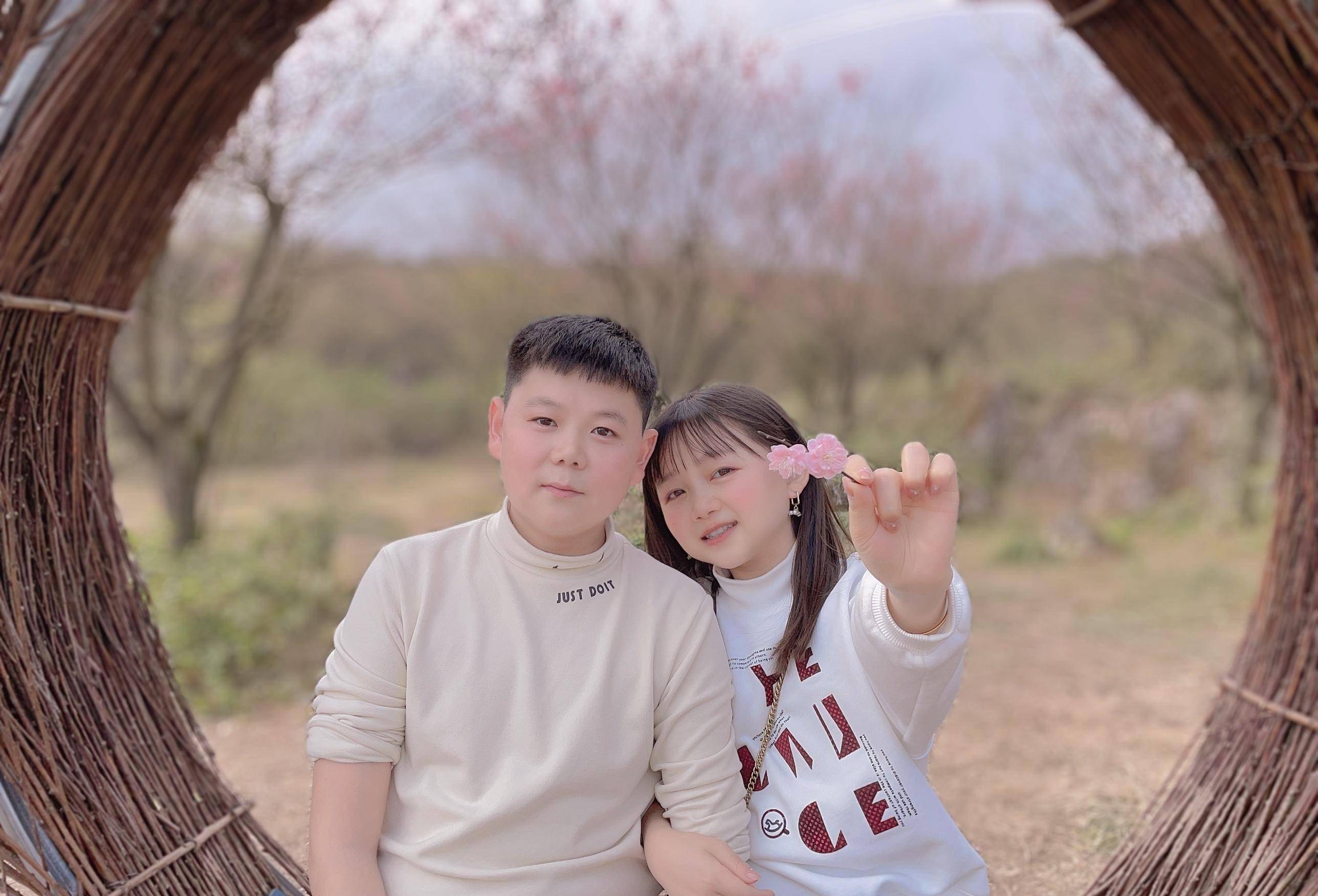 19年成都袖珍女杨萍结婚,32岁长着10岁童颜,婚后不能生孩子