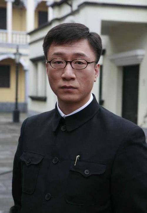 48岁孙红雷,娶小15岁貌妻子,高学历高颜值,让人羡慕_时候_音乐剧_招生