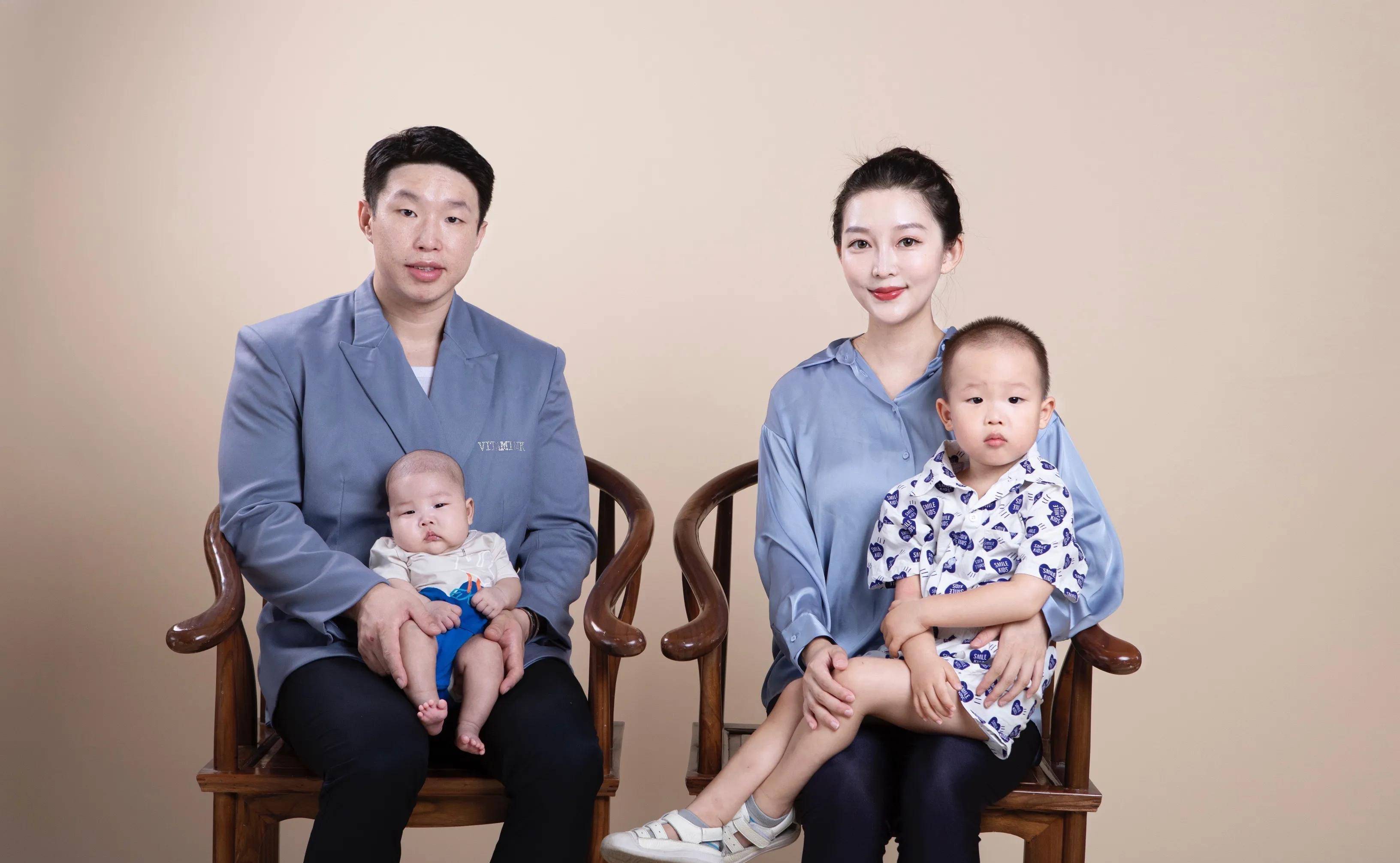 郭德纲嫌烧饼丑,烧饼俩儿子都随他,哈哈,咋整_朱云峰_小时候_麻子