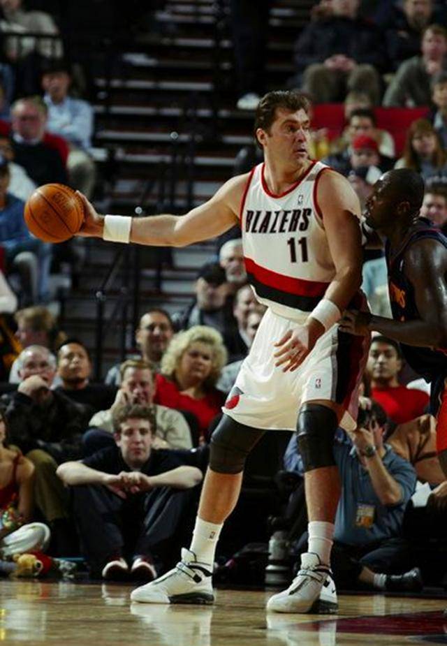 盘点nba外籍球员(2):他逼梦之队出山,31岁入最佳新秀_开拓者_萨博尼斯