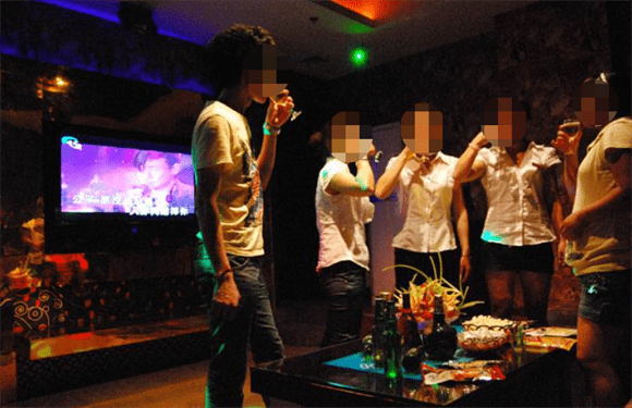 花光30万留学费,银行四页流水曝光,父亲瞬间崩溃_王先生_成年_进行