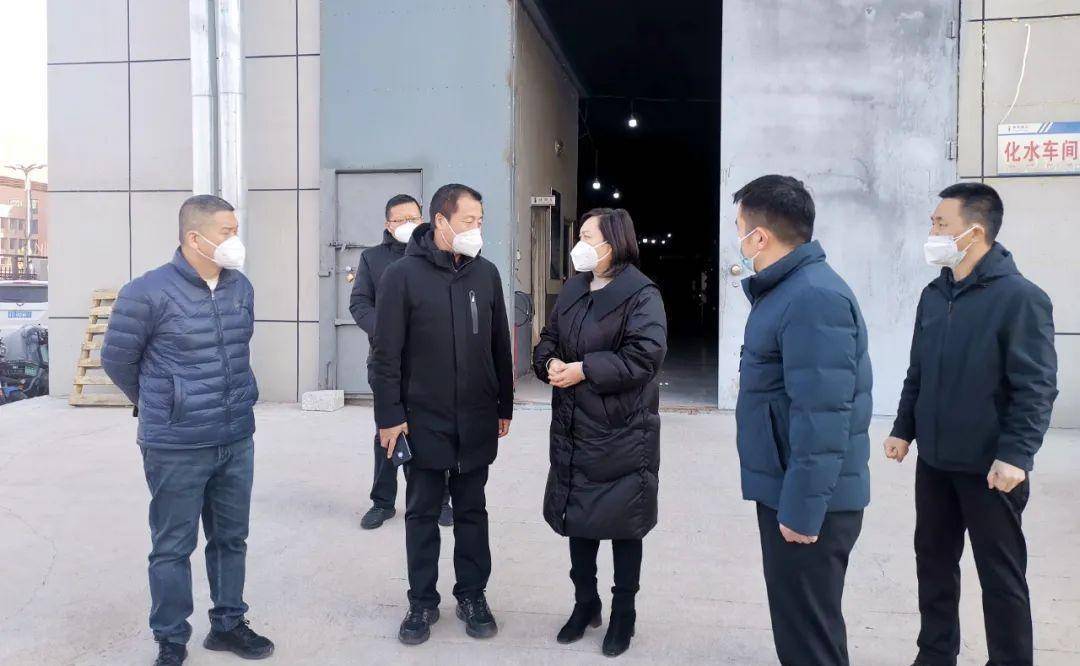 12月30日,县委常委,常务副县长史宇荣先后深入长子县部分企业,超市