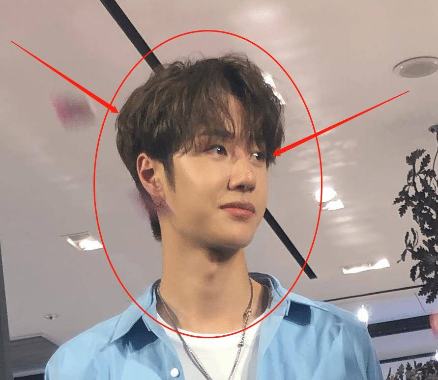 王一博生图眼袋肿大,疲态黑眼圈突出,这就是我们认识的耶啵?